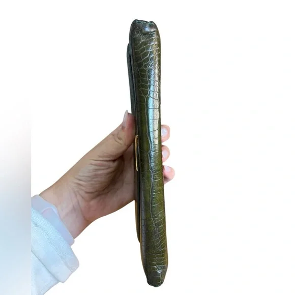 YSL Green Crocodile Snap Long Wallet - Picture 5 of 11